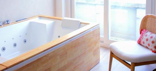 Deluxe Suite with Sea View