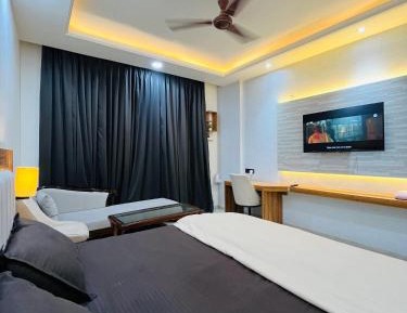 Deluxe King Studio