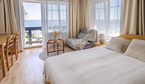 Deluxe Double Room with Balcony and Lagoon View