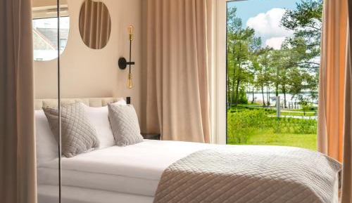 Two-Bedroom Apartment with Lake View