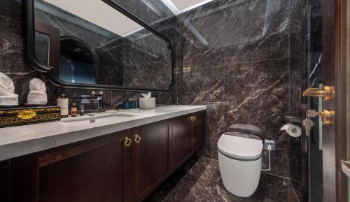 Suite with Garden View