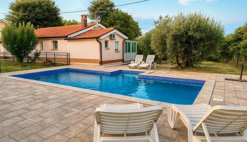 House with Swimming Pool
