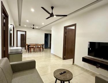 Three-Bedroom Apartment with Balcony