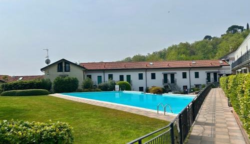 One-Bedroom Apartment with Terrace