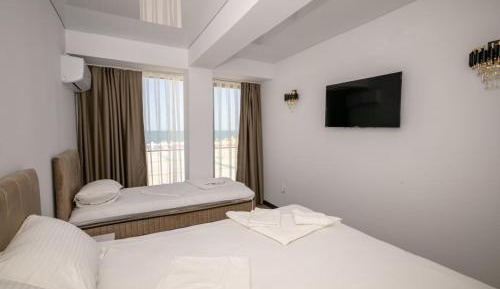 Triple Room with Lake View