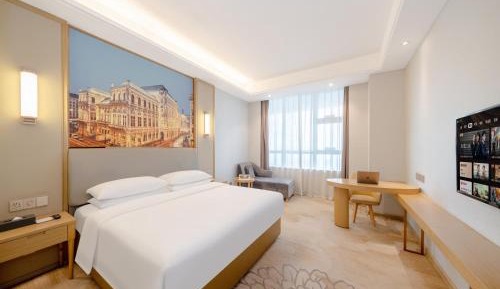 Deluxe Queen Room
