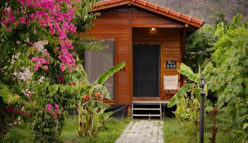 Deluxe Bungalow with Garden View
