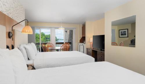 Lodge Building - Two Queen Efficiency