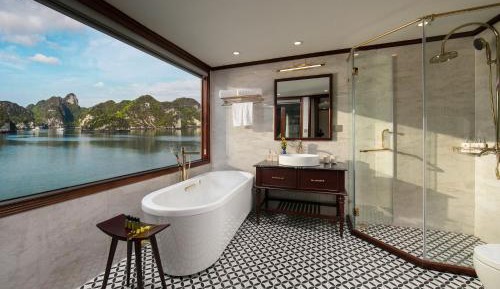Regal Suites Private Balcony