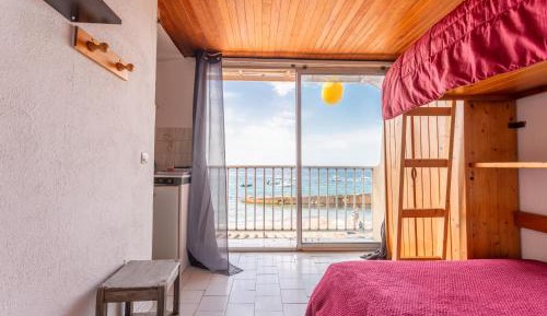 Superior One-Bedroom Apartment