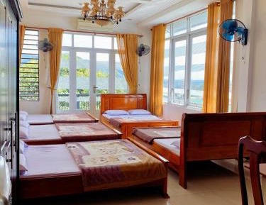 Family Room with Garden View