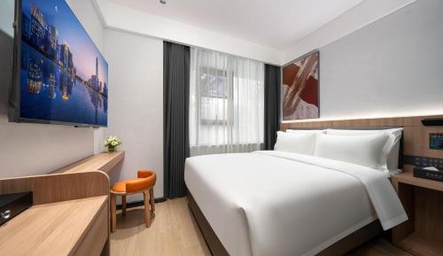 Standard Queen Room