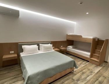 Deluxe Family Room