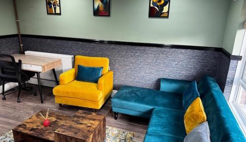 Three-Bedroom Apartment with Balcony