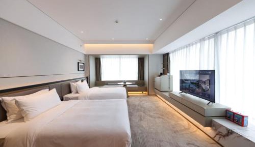 Twin Room with City View - Non-Smoking