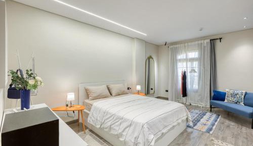 Deluxe One-Bedroom Apartment with City View