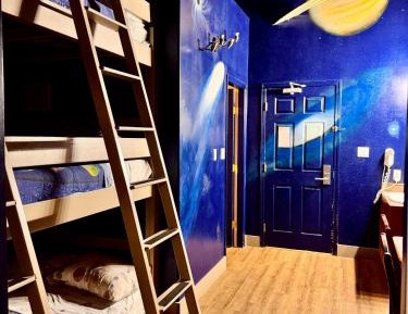 One-Bedroom Poolside Theme Suite - Non-Smoking