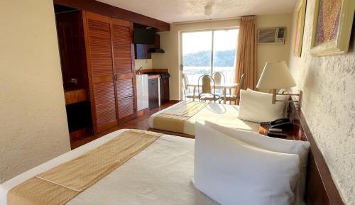 Double Room with Two Double Beds and Ocean View
