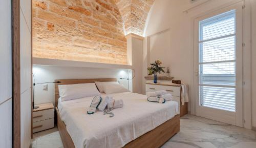 Superior One-Bedroom Apartment