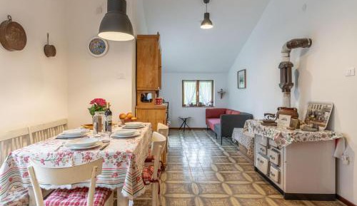 Two-Bedroom Apartment with Lake View