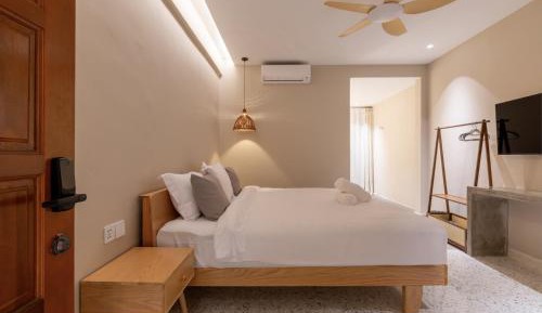 King Room with Pool View