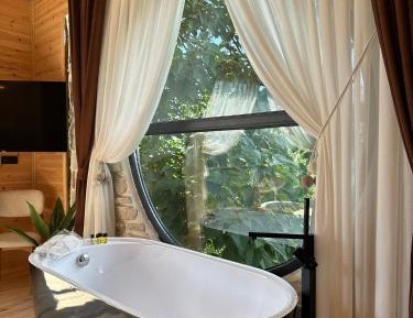 Suite with Mountain View