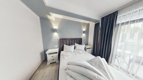 Double Room with Pool View