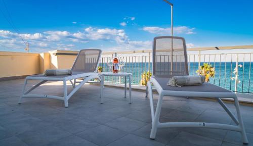 One-Bedroom Apartment with Rooftop Spa Bath