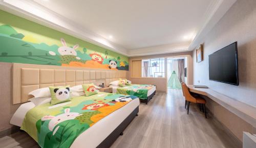Deluxe Family Suite