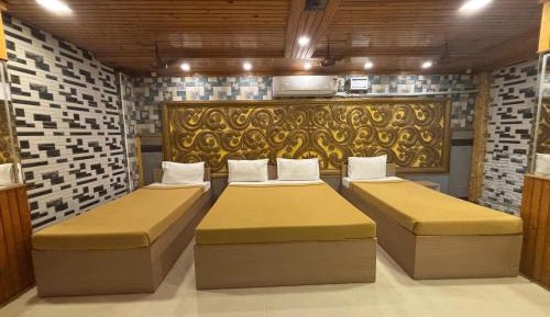 Deluxe Family Suite