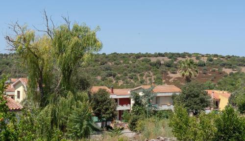 Three-Bedroom Apartment with Balcony