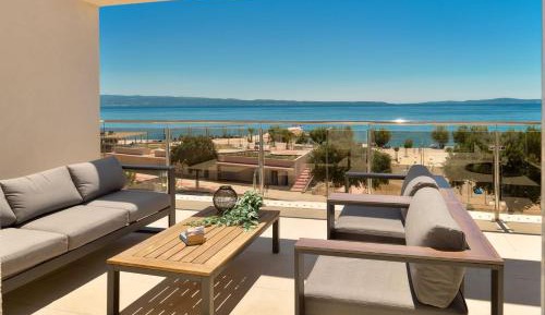 Penthouse with Terrace and Sea View