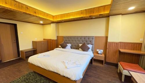 Deluxe King Room
