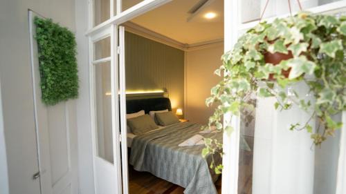 Two-Bedroom Deluxe Apartment with Balcony