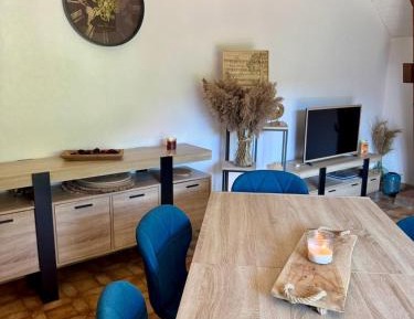 Four-Bedroom Apartment with Balcony 