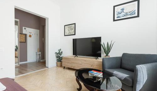 One-Bedroom Apartment with Balcony