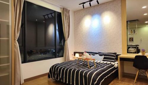 Studio with Balcony