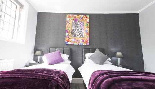 Twin Room with Private Bathroom