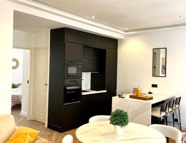 Superior One-Bedroom Apartment with Balcony