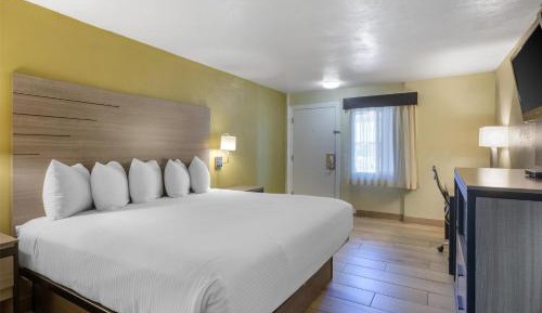 King Room - Non-Smoking