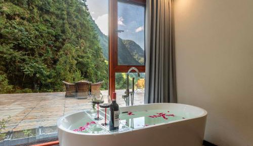 Twin Room with Mountain View