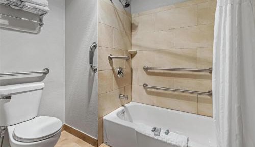 King Room with Bath Tub - Disability Access