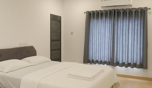 Deluxe Double Room (2 Adults + 1 Child)