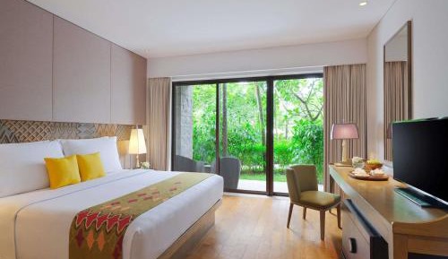 Classic King Room with Free Daily Chocolate Hours and Daily Resort Activities