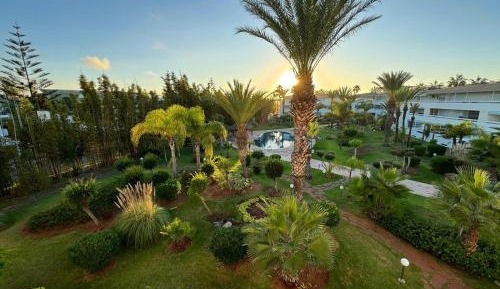 Deluxe Two-Bedroom Apartment with Garden View