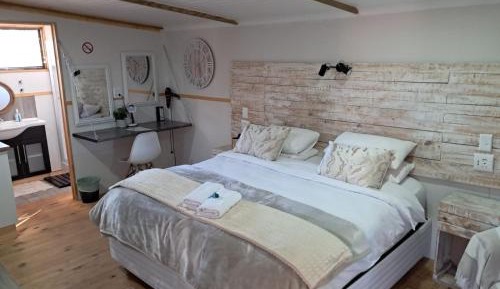 Apartment with Garden View