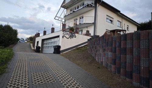 Apartment with Mountain View and Big Terrace