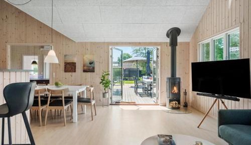 Four-Bedroom Holiday Home