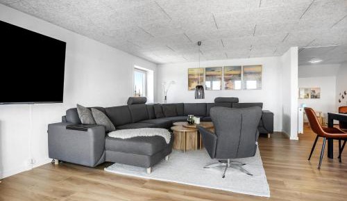 Seven-Bedroom Holiday Home
