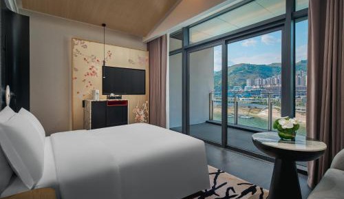 Premium King Room with River View